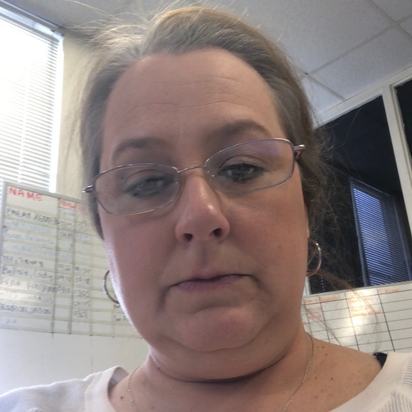 Meet your Posher, Sandra - Picture 1 of 1